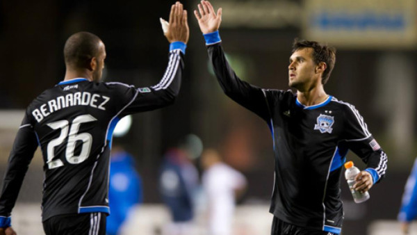 'Muma' Bernárdez y Marvin Chávez comenzaron ganando en la MLS