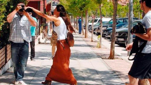 Sara Carbonero se pelea con fotógrafo en la calle
