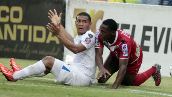 Olimpia empata y se va hasta el repechaje
