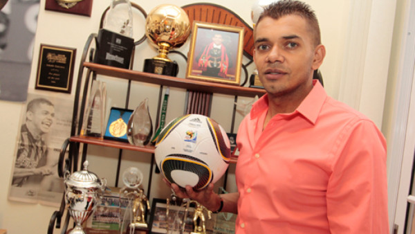 Amado Guevara confiesa que está negociando con Marathón