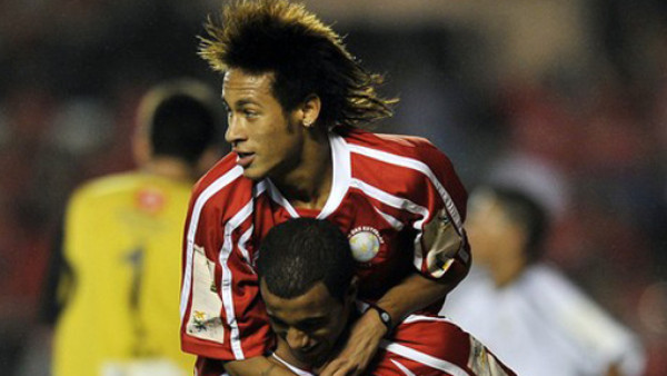 Gritos de '¡Messi, Messi!' a Neymar