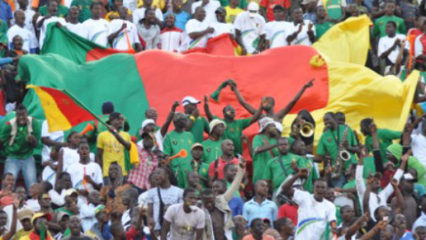 Aficionados atacan sede de la Federación de Fútbol de Camerún