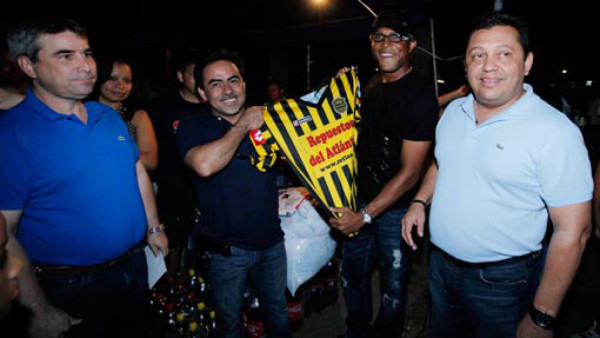 Carlos Pavón se proyecta con noble causa