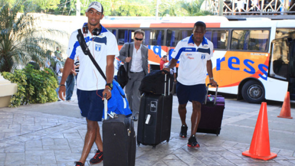 Honduras retorna a casa de madrugada