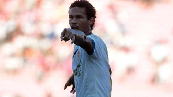 Douglas Caetano sufre grave lesión en El Salvador