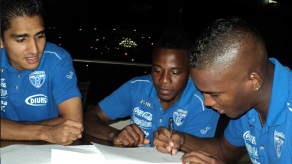 Tres jugadores de la Selección de Honduras se unen a Nike