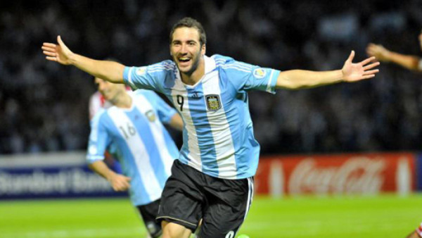 Gonzalo Higuaín es duda para el juego ante Chile