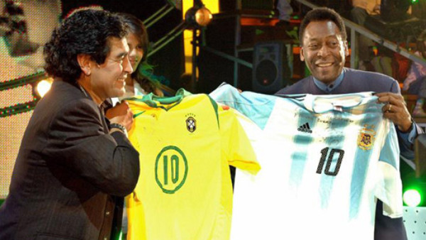 Maradona: 'Pelé parece un muñeco a control remoto'