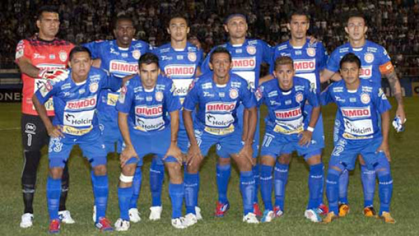 El Metapán manda derrotado a los Pumas