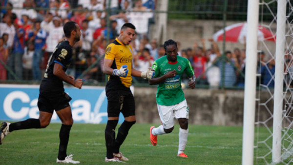 VIDEO: ¿Hubo penal en el gol del triunfo de Marathón sobre Olimpia?