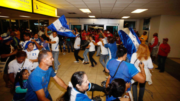 Ambientazo de hondureños en Panamá
