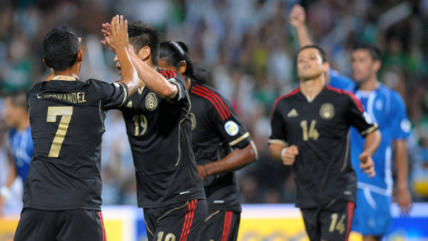 México doblegó a El Salvador que no pudo con su sueño