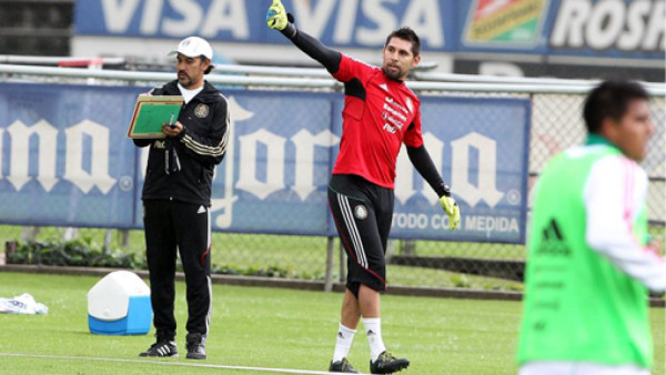 El arquero Jonathan Orozco causa baja en México por lesión