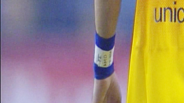 El mensaje de Messi en su muñequera