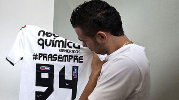 Ronaldo se despide de la afición de Corinthians