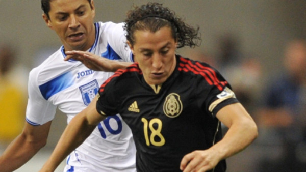 Valencia hace oficial el fichaje de mexicano Guardado