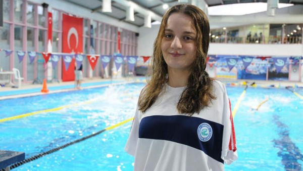 ¿Quién es Sümeyye Boyac, la nadadora paralímpica que es inspiración para crear una nueva Barbie? &nbsp;&nbsp;