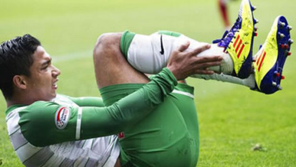 Emilio Izaguirre, lesionado por su propio compañero