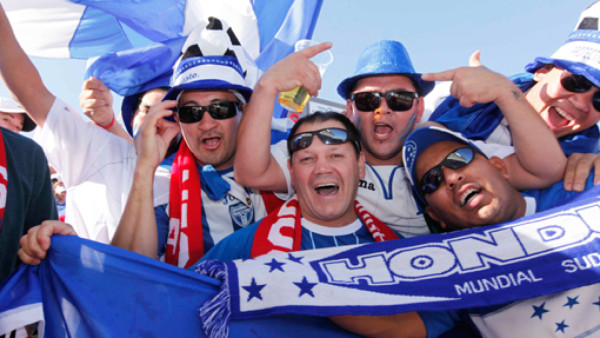 Honduras sigue metido en la zona de repechaje