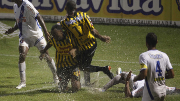 Así se jugó clásico Real España-Olimpia