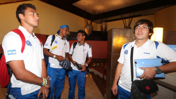 El Salvador, rival de Honduras, se instala en Costa Rica