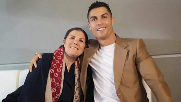 Cristiano Ronaldo y su detallazo de 100 mil euros con Dolores Aveiro en el día de la madre&nbsp;&nbsp;