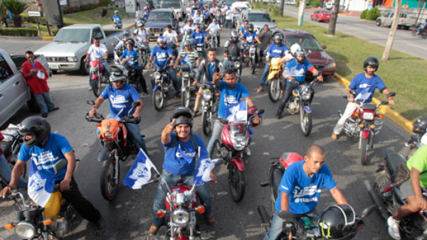 Diario DIEZ pintó SPS de azul y blanco