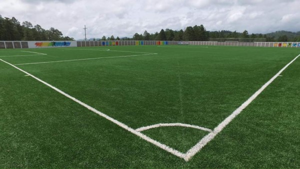 ¡Bonito y moderno! Así es el estadio que se inauguró en Campamento, Olancho