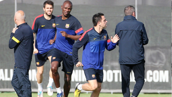 El francés Eric Abidal asume su salida del Barcelona