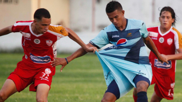 ¡Leverón le regala triunfo al Motagua!