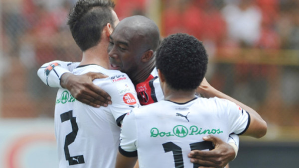 Jerry Palacios anotó su sexto gol en Costa Rica