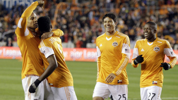 Boniek García anota y Dynamo sigue con vida en la MLS