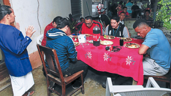 Tulián recibió como rey a Carlos Will