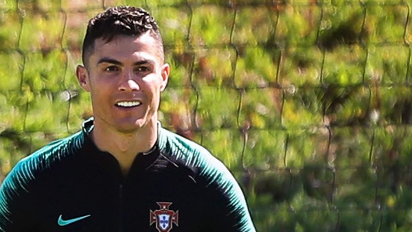 FOTOS: El chico debutante, la charla del capitán y el buen ambiente, así fue la vuelta de Cristiano con Portugal