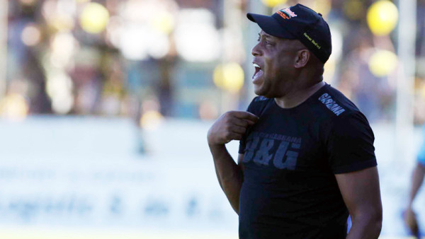 Hernán Medford: 'En estos climas no se puede jugar al fútbol”