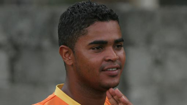 Elmer Zelaya podría dejar Victoria