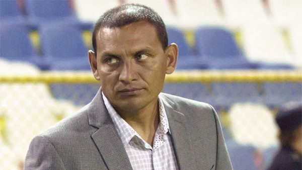 El Salvador: 'Zarco' Rodríguez critica la convocatoria de Roca