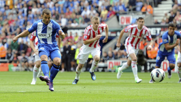 Maynor Figueroa cometió penal en empate de Wigan ante Stoke City