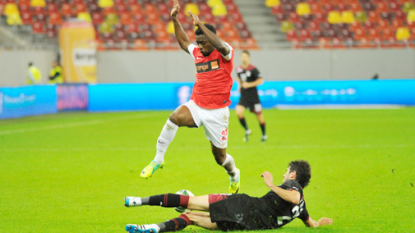 Edgar Álvarez, con un pie fuera de Rumanía