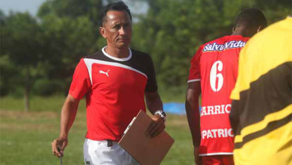 Jorge Pineda amenaza con renunciar del Vida