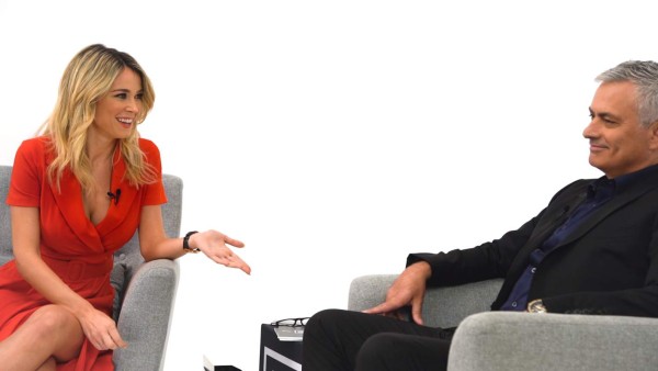 La sexy periodista italiana que quiere tomar cerveza con Cristiano Ronaldo y cenar con un DT