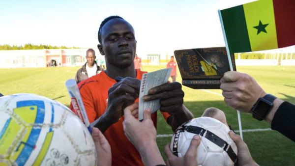 En fotos: La historia de vida de Sadio Mané, el jugador africano más humilde de la actualidad