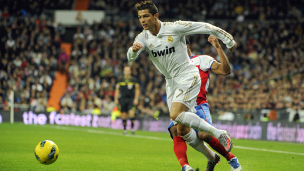 Real Madrid goleó y saca 6 puntos a Barça