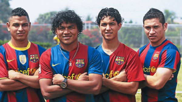 La Liga Nacional se pinta de azulgrana