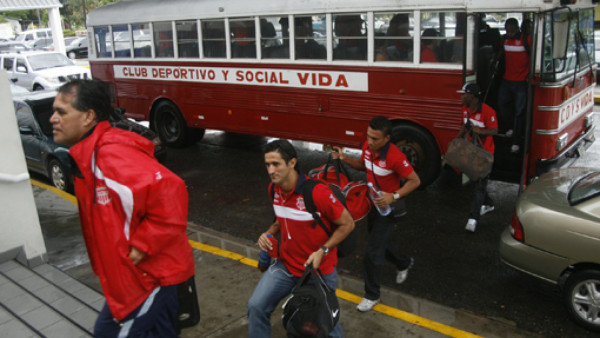 Bus del Vida sufre accidente en su regreso a La Ceiba