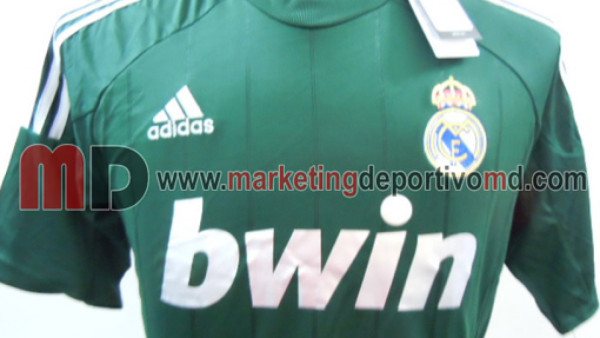 Sale a la luz nueva camisa verde del Real Madrid