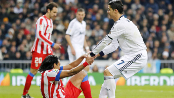 Real Madrid gana y sigue a 11 puntos del Barcelona