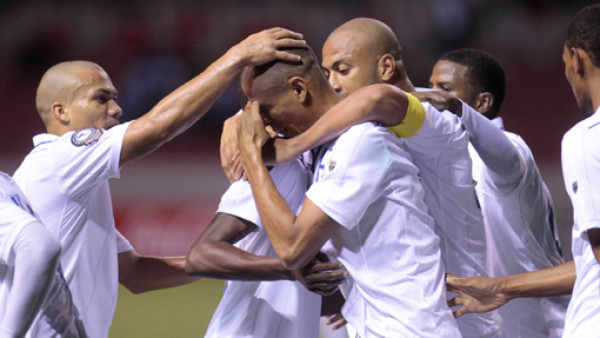 Juan Pablo Montes se estrenó como goleador de Honduras