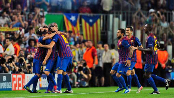 Milan arañó un empate de último minuto en casa del campeón .