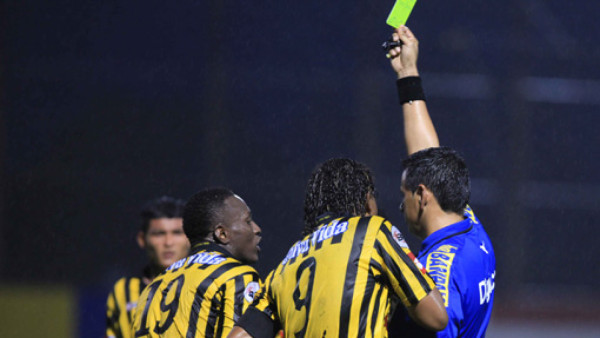 Benigno Pineda pitará Real España-Vida